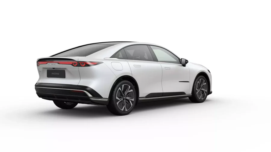 Renting Coches Baratos Mazda 6e EV Takumi Blanco