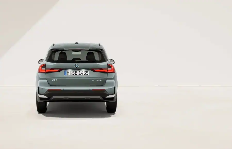 Renting Coches Baratos BMW X1 xDrive20d Premium Package Cape York Green metalizado