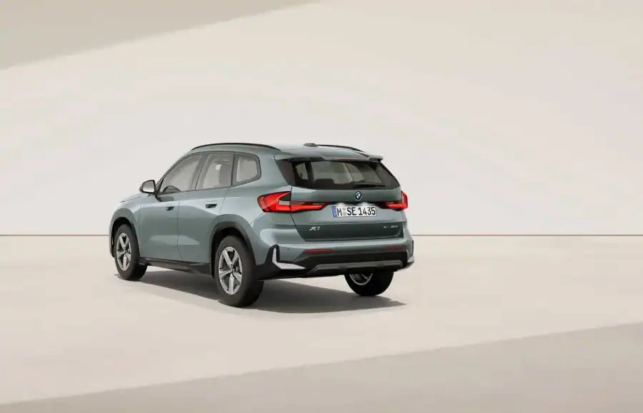 Renting Coches Baratos BMW X1 xDrive20d Premium Package Cape York Green metalizado
