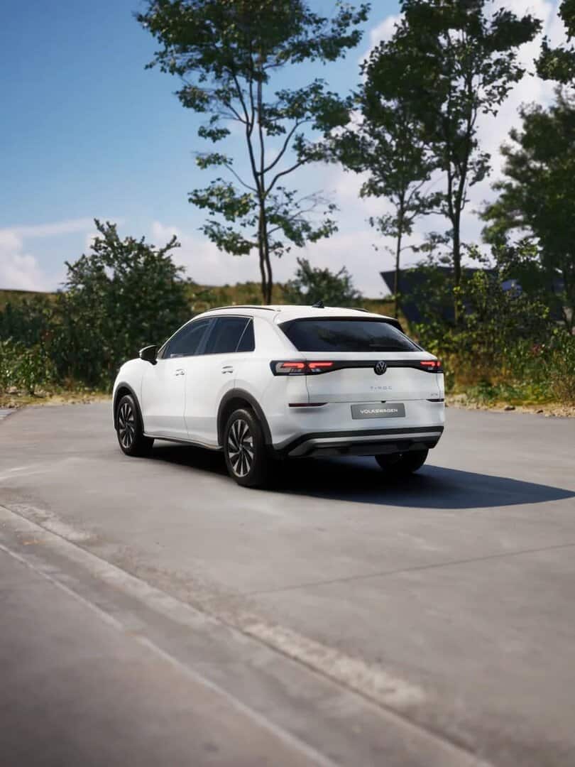 Renting Coches Baratos Volkswagen T-Roc 1.5 eTSI 85kW DSG MAS Blanco Punto, Gris Lobo