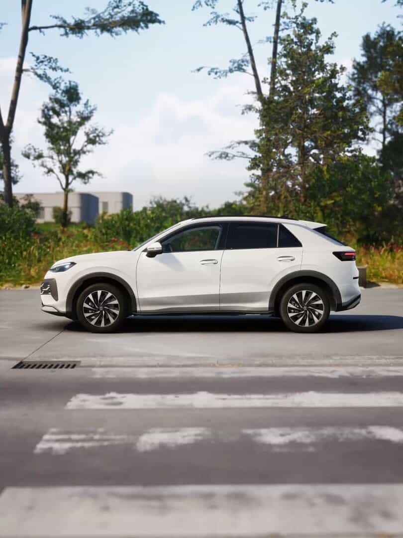 Renting Coches Baratos Volkswagen T-Roc 1.5 eTSI 85kW DSG MAS Blanco Punto, Gris Lobo