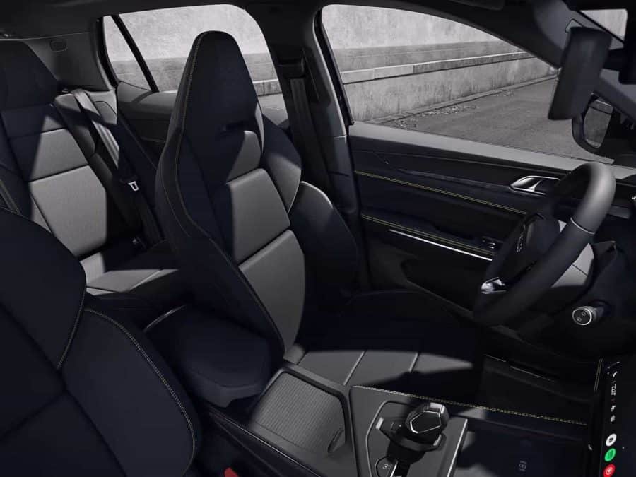 Renting Coches Baratos Lynk & Co 01 1.5 PHEV Core 206kW Automático Mineral Green