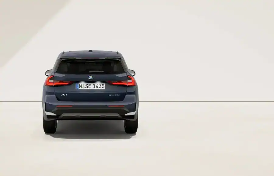 Renting Coches Baratos BMW X1 sDrive 20d Night Dusk Blue, Mineral White