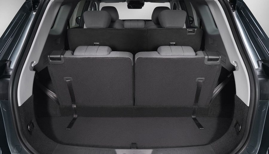 Renting Coches Baratos Ebro S800 1.5 TGDI PHEV Luxury E-CVT Blanco Khaki, Gris Bambu