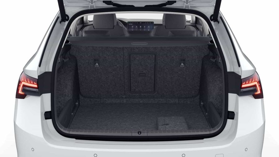 Renting Coches Baratos Skoda OCTAVIA Combi 1.5 TSI DSG MHEV Selection Blanco luna