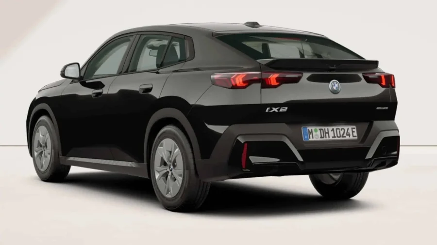 Renting Coches Baratos BMW iX2 eDrive20 Black Solid