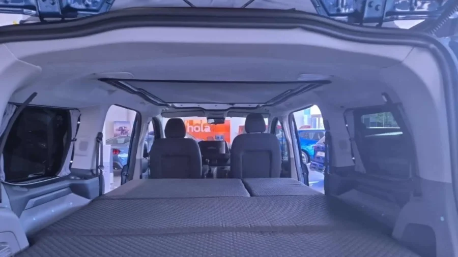 Renting Coches Baratos Ford Transit Custom Kombi 2.0 EcoBlue 320 L1 Trend CAMPERIZADA Magnetic