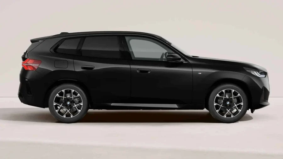 Renting Coches Baratos BMW X3 30e xDrive M Sport Black Sapphire, Arctic Race Blue
