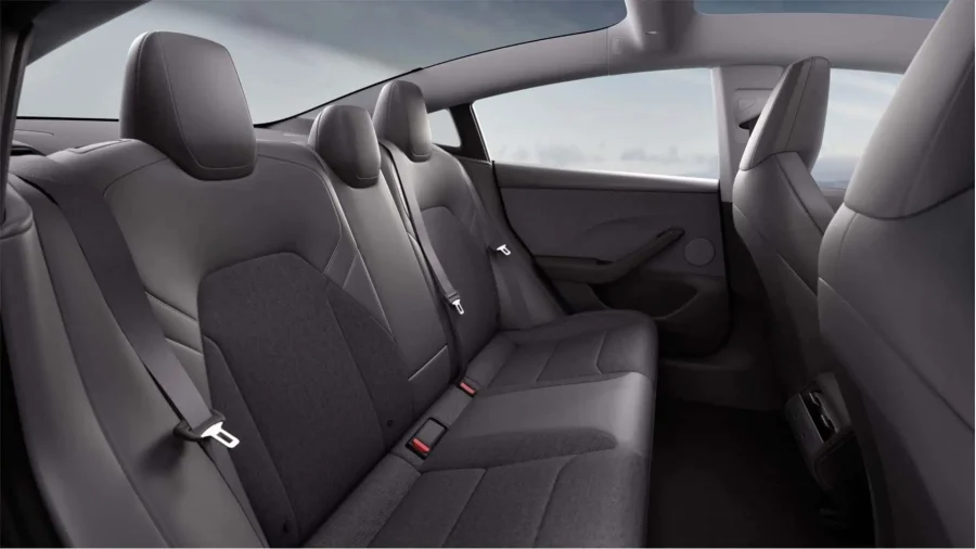 Renting Coches Baratos Tesla Model 3 RWD Blanco multicapa